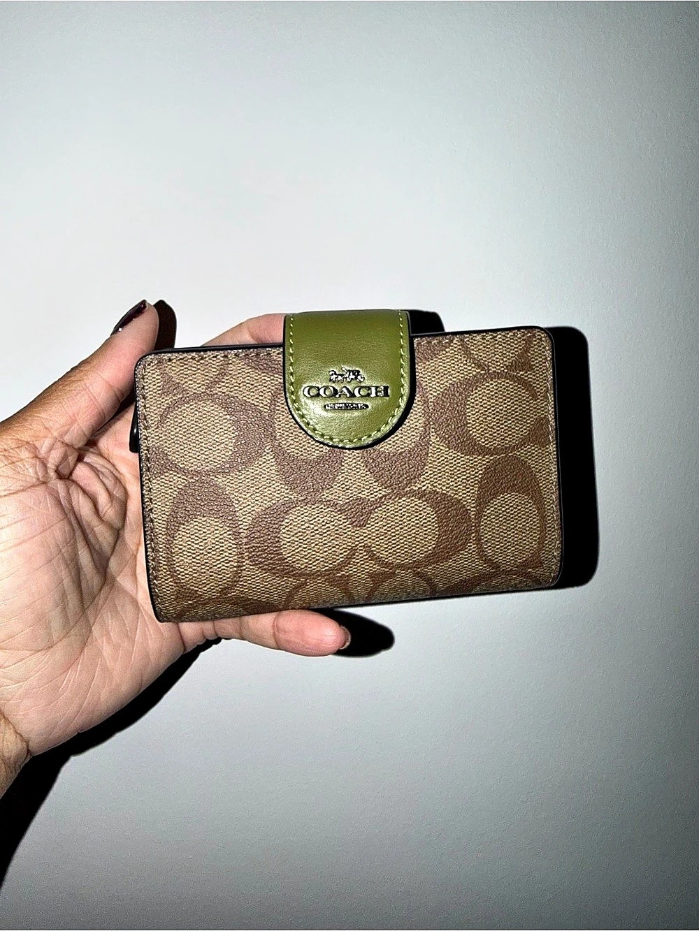 Coach Signature Bag + Matching Green Wallet Set - Picture 5 of 10